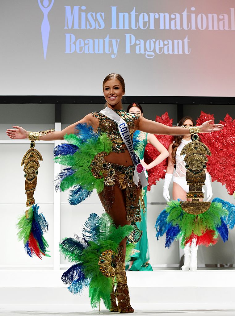 trajes tipicos de candidatas a miss international 2016. - Página 2 613857704