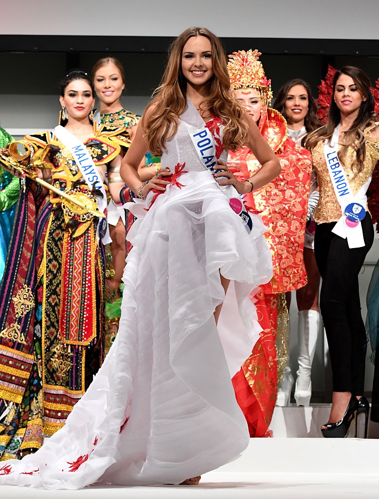 trajes tipicos de candidatas a miss international 2016. - Página 3 613857918