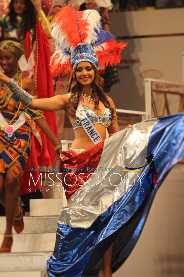 trajes tipicos de candidatas a miss international 2016. - Página 5 France1