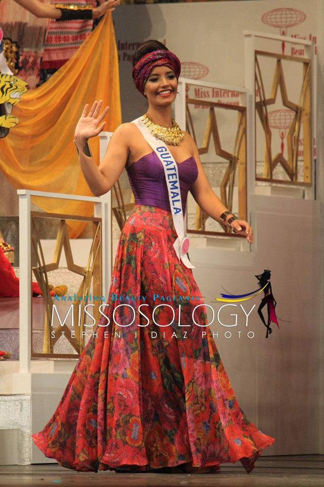 trajes tipicos de candidatas a miss international 2016. - Página 5 Guatemala6