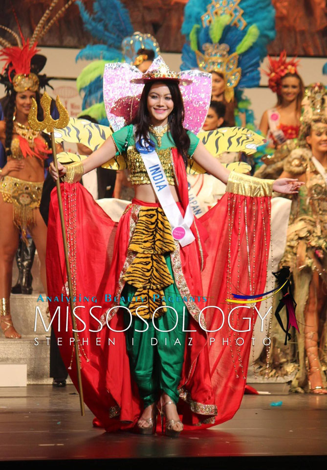 trajes tipicos de candidatas a miss international 2016. - Página 6 India1