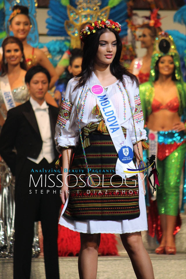 trajes tipicos de candidatas a miss international 2016. - Página 6 Moldova2