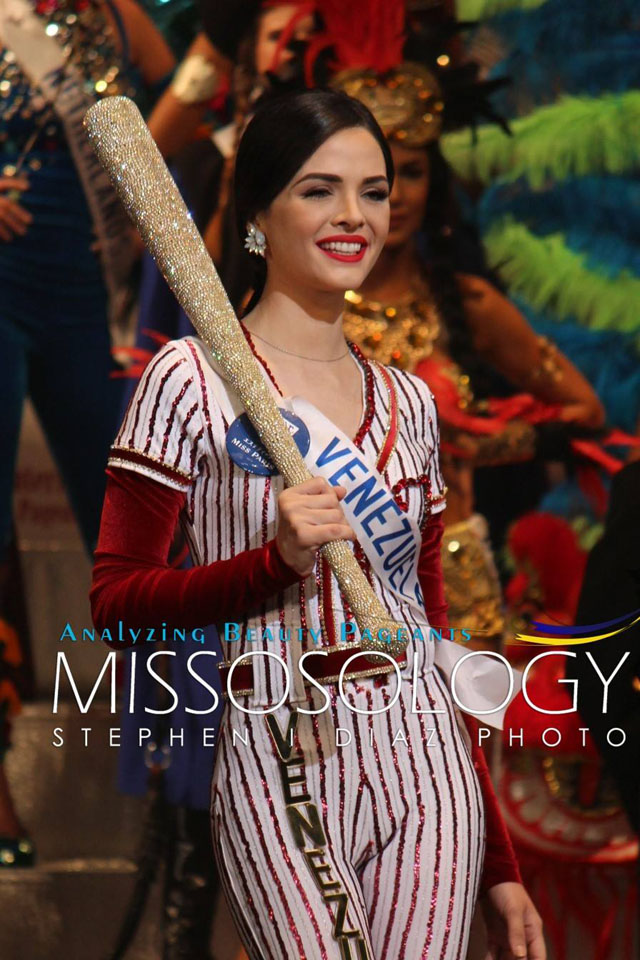 trajes tipicos de candidatas a miss international 2016. - Página 8 Venezuela4