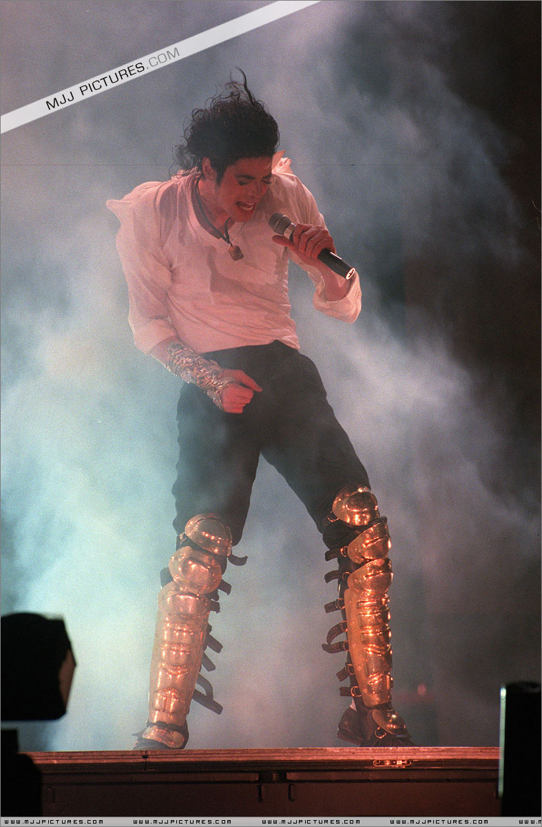 HIStory Tour - Page 2 004