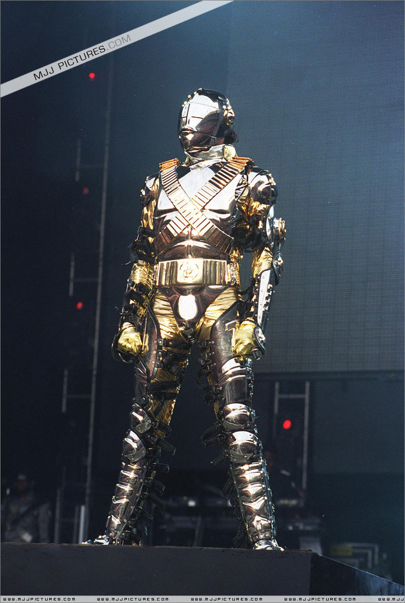 Algumas fotos da HIStory Tour ^^ 017