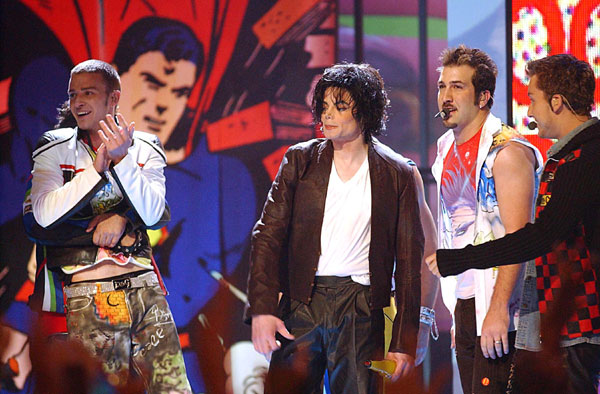 Michael no "The 18th Annual MTV Video Music Awards" em 2001 047