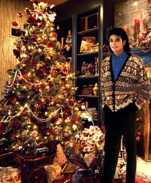 Happy Holidays to All our Guests who Visit from all over the World! At-the-Christmas-tree-michael-jackson-11960674-499-604