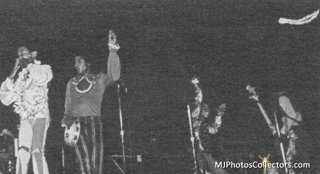 Jackson Five no Arena Internacional Center em Honolulu no Havaí - agosto de 1972 Med_gallery_4_1154_95278