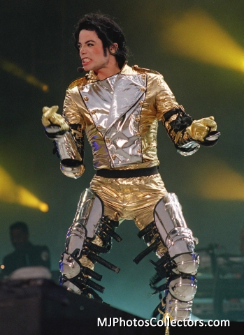 MICHAEL JACKSON GOLD CHOCOLATE PICTURES Med_gallery_2504_1160_138570