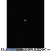 2012: le 26/03 à 23h30 - boule blanche puis clignotant rouge orangeBoules lumineuses - ergue gaberic (29)  Nmv9clr8