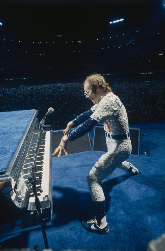 ELTON JOHN - Discografía comentada: ¡Último repaso a 30 años de carrera y cerramos! - Página 7 56358439_vhub8ofq