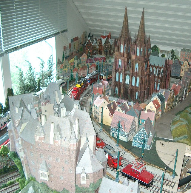 Münster zu Freiburg i.B. - Kartonmodell 1:500 von Kurt Fehling  - Seite 2 Mobke06