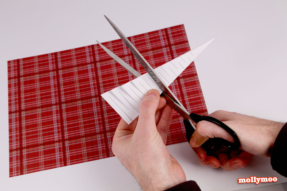 árvores de natal em papel de embrulho Paper-trees-garland3