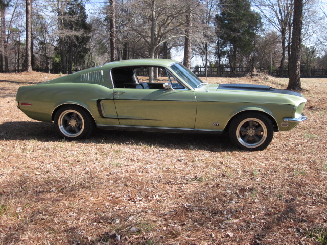 Nouveau, sur Saint-Jean-de-Védas, en Mustang Fastback 68 00