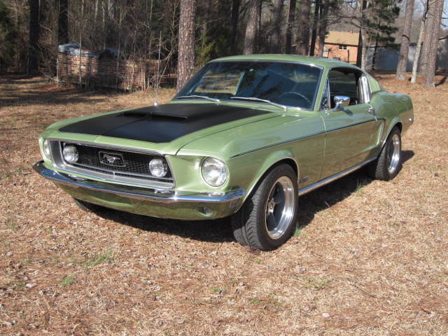 Nouveau, sur Saint-Jean-de-Védas, en Mustang Fastback 68 07