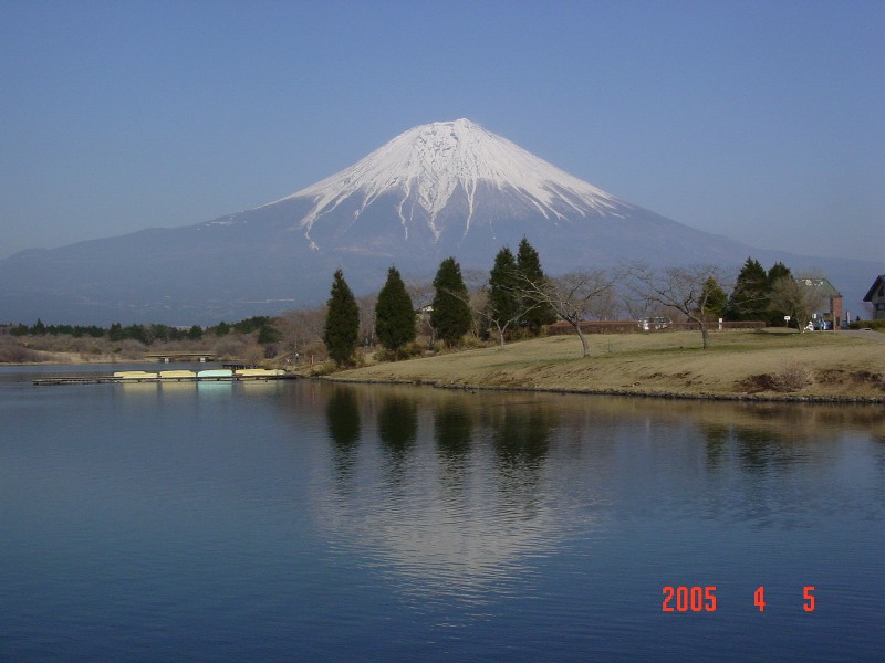 Il Fujiyama.... 050405tanukiko-fujisan