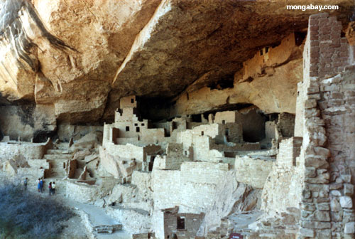 مدينة ميسا الخضراء المدفونه تحت الصخور Mesa_verde_01