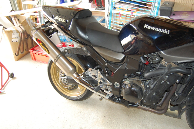 VEND zx12r 2003 noir et or AA12.jpg