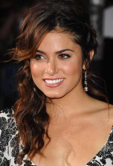 Frizuru - Page 6 1125-nikki-reed-hair_bd