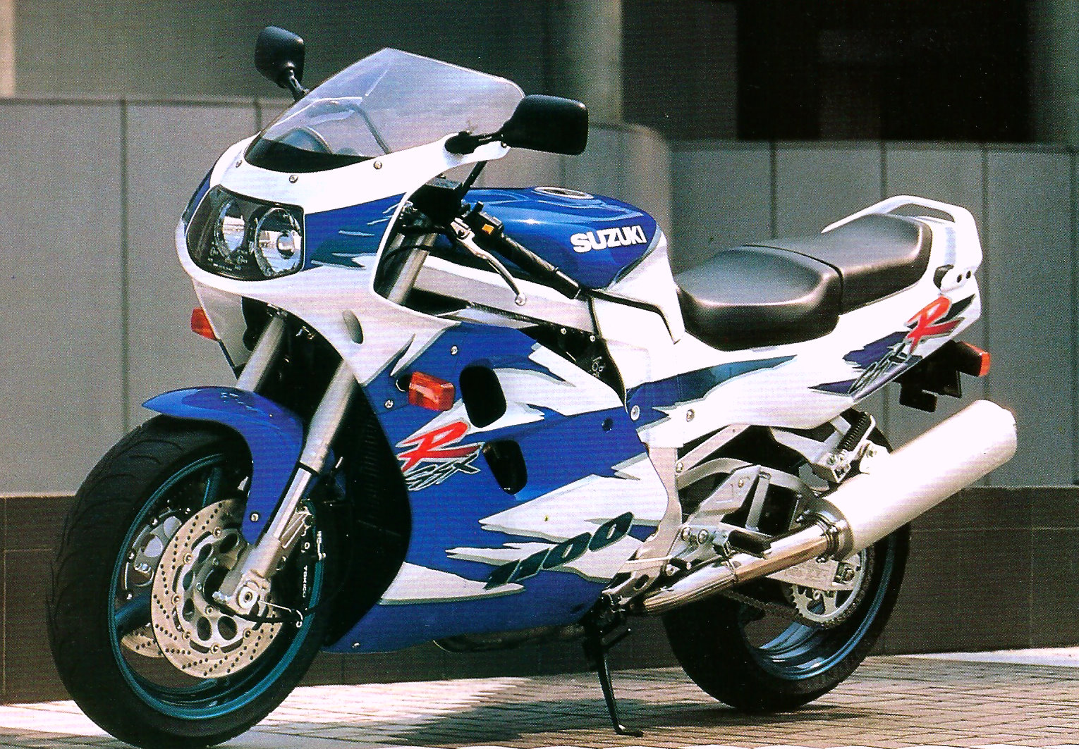 Bon spa tout ça... - Page 7 Suzuki-gsxr-1100-8