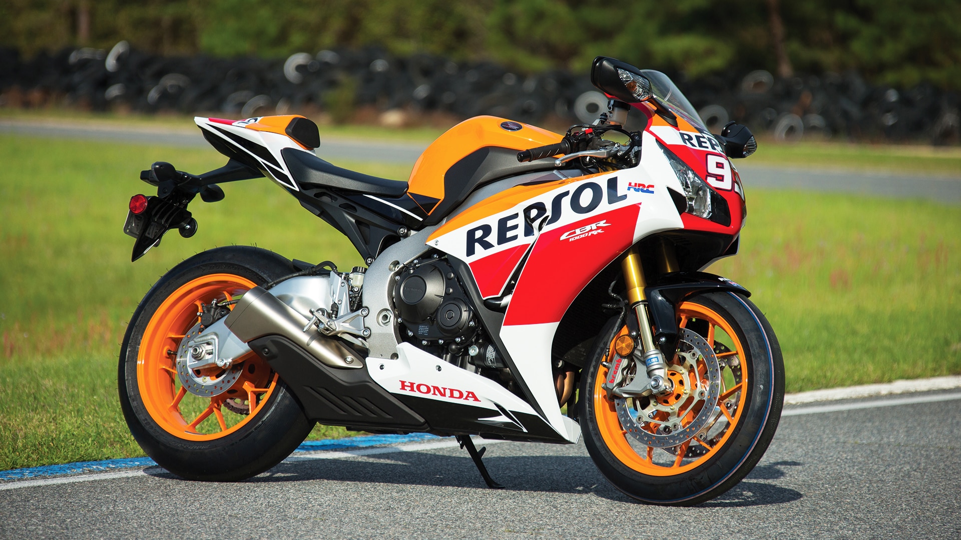 Honda CBR 1000 RR et les autres HONDA - Page 14 CBR1000RR-SP_Gallery2.