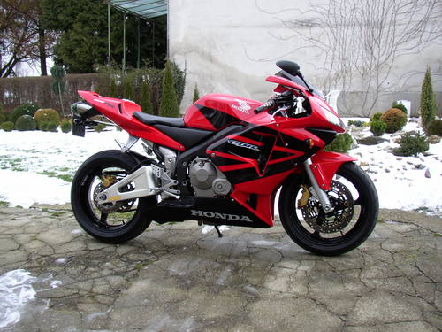 T - Strnka 3 Honda-CBR600RR-03