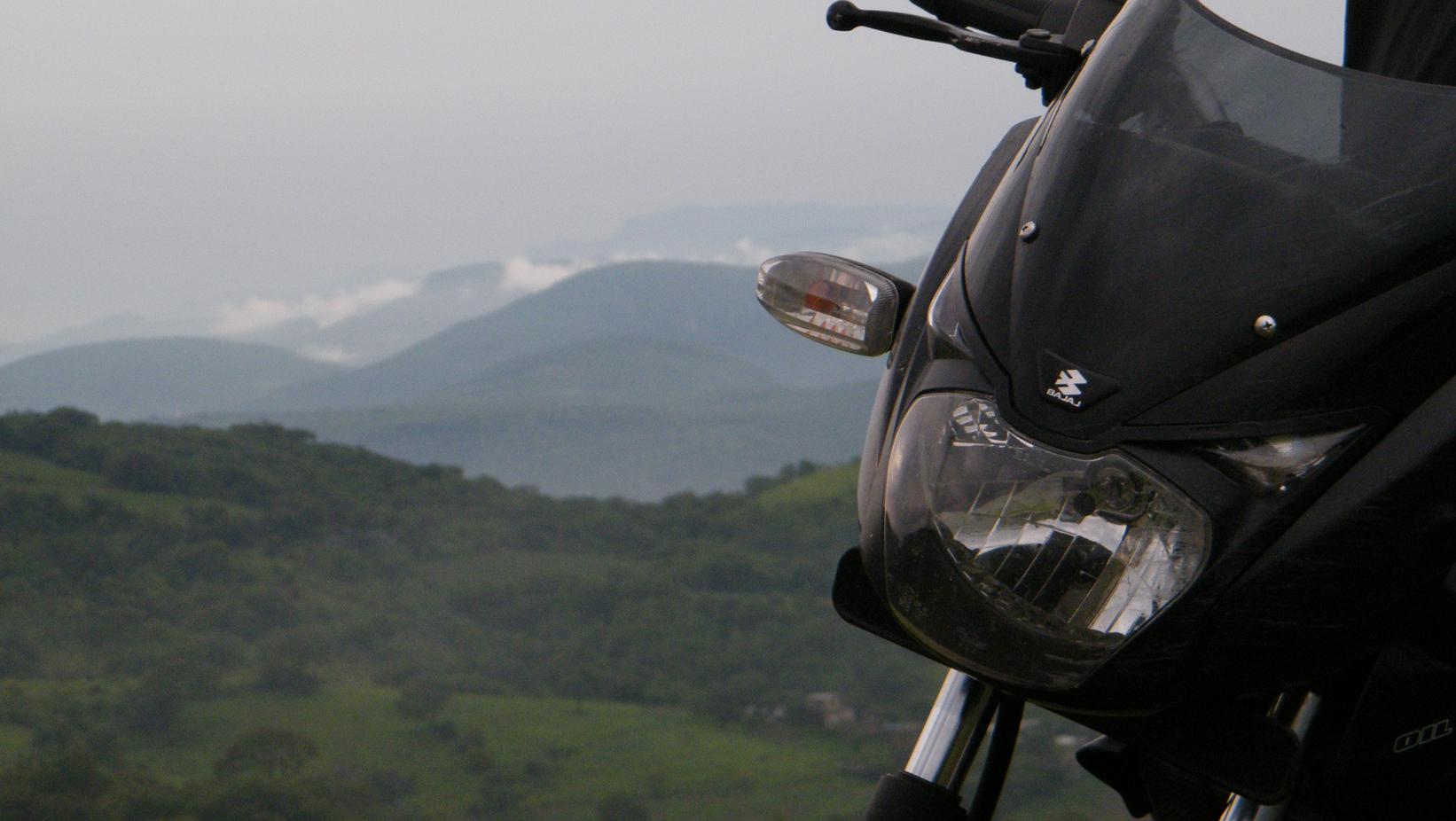 La Moto Del Mes Totalmente-Bajaj