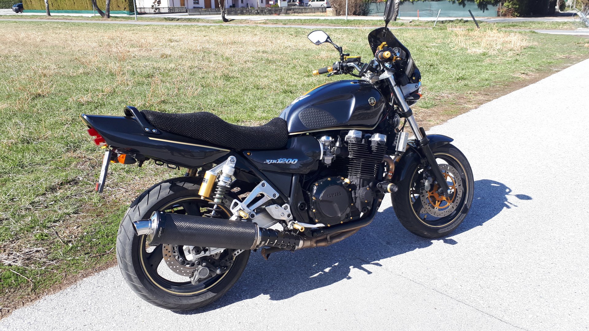 XJR 1200 dans les Alpes helvétiques 20190316_121327