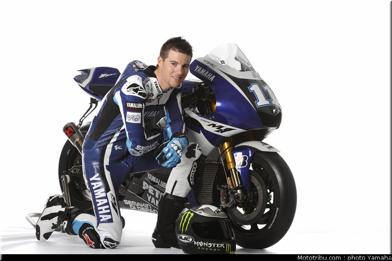 le Moto GP en PHOTOS Motogp_yamaha_racing_team_2011_spies_12