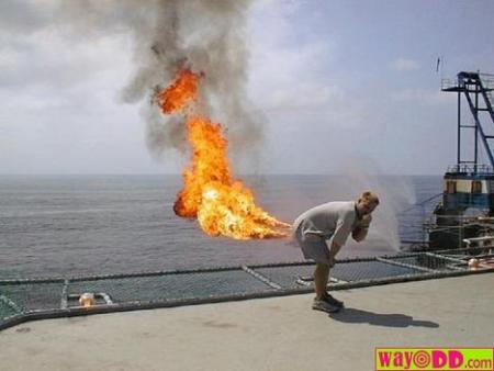 **************Funny Man************** Moumouh-vip-blog-com-966718funny-pictures-flaming-farts-1c4