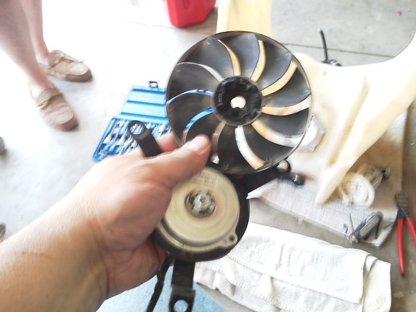 Fan blade fell off WTF IMG_20120719_121739-M