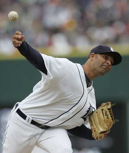 OPENING DAY PICTURES 2008-0331-rb-tigers_royals715