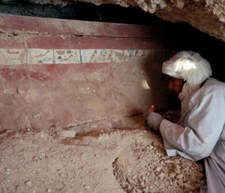 Hallan una tumba de 4.000 años de antigüedad, de un guerrero Tumba-arquero