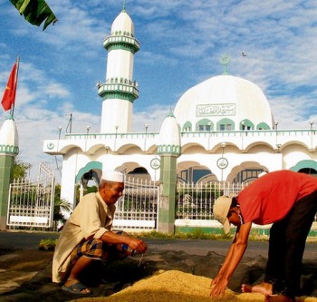 The challenges of being Muslim in Vietnam Vietnamese-Muslims-e1283879350969