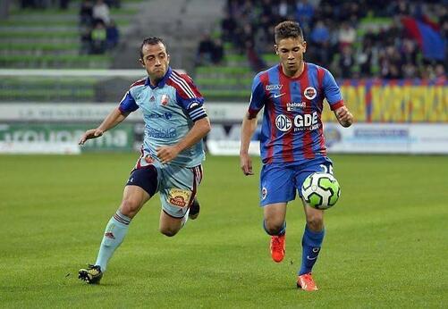 Raphal Guerreiro a srement disput son dernier match avec Malherbe le 24 mai  d'Ornano contre le GFC Ajaccio. 