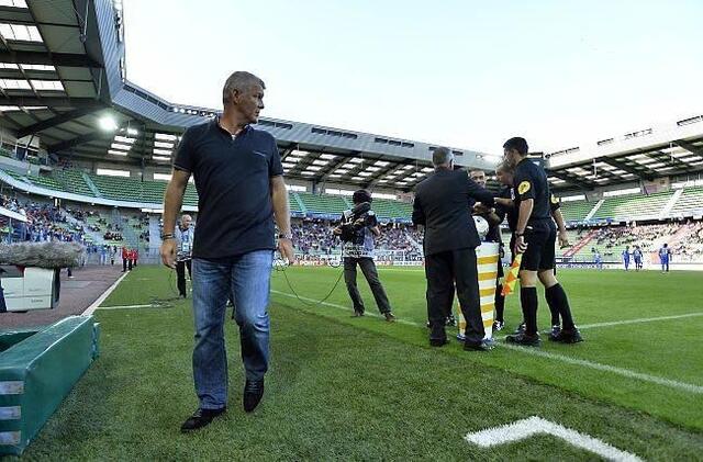 Patrice Garande se pose des questions, aprs 4 revers de rang. Mais vendredi, il faudra gagner contre Niort  d'Ornano