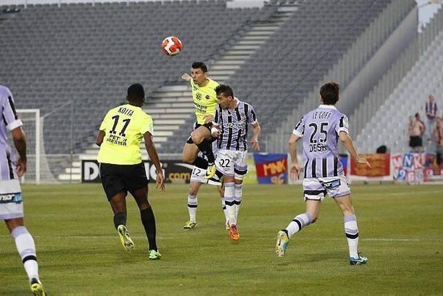 Les Caennais de Mathieu Duhamel et Fod Kota ont d se battre pour obtenir la victoire en terre provenale mais sont dsormais sur le podium  la diffrence de buts par rapport  Niort, Angers et Nancy.