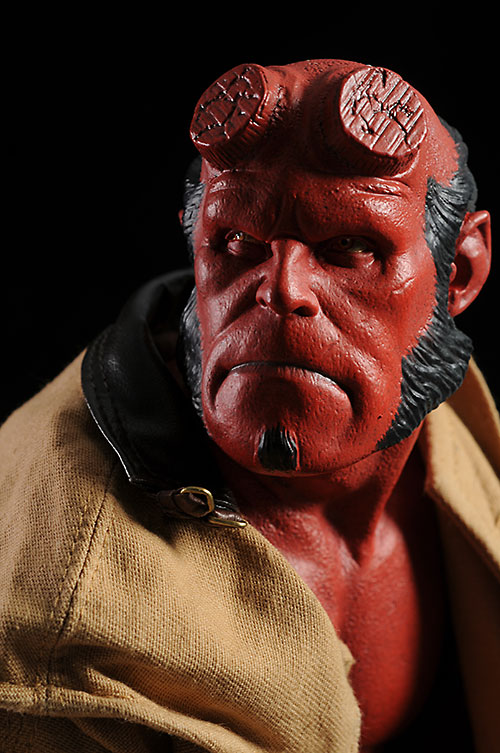 HELLBOY II  ' The golden army ' Premium format - Page 2 Review_hellboypf_10