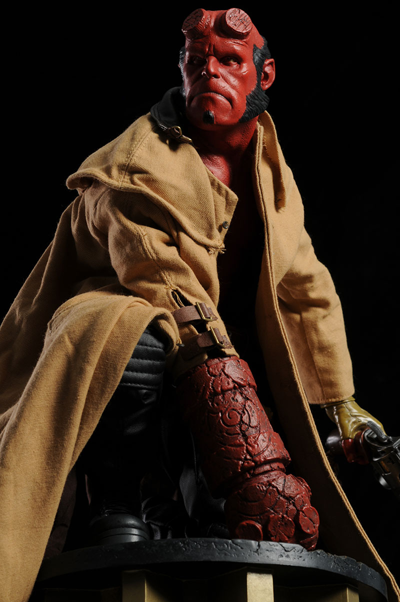 HELLBOY II  ' The golden army ' Premium format - Page 2 Review_hellboypf_large