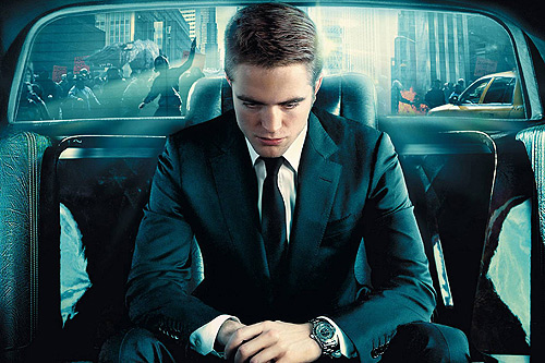 17 Abril - Robert Pattinson "cuelga" el atuendo de vampiro. Hombre-cosmopolis-01-z