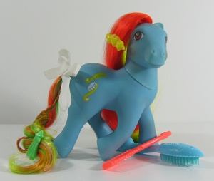 recherche principale de Mapeline : des poneys et leurs accessoires 9/23 300px-Twisty_Tail