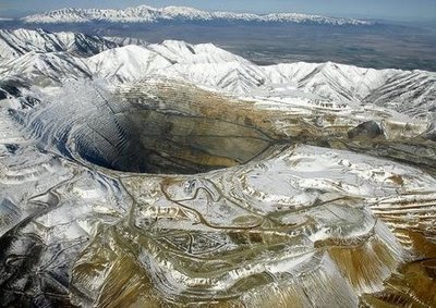 10 от най-огромните дупки в света 4.BinghamCanyonMine