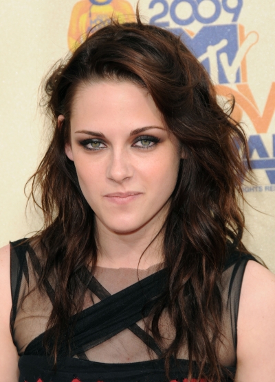 ستايلات و قصات شعر نجمات هاليووود Kristen-Stewart-Stunning-Hair-Styles-Looks-03