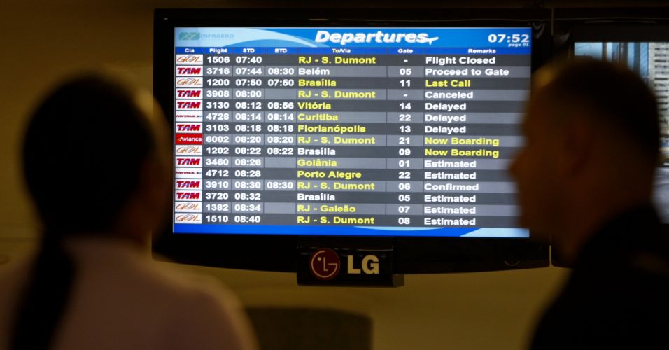 [Brasil] Contra caos do fim de ano, governo diminui distâncias entre aeronaves no espaço aéreo. 101222aeroportos_f_028