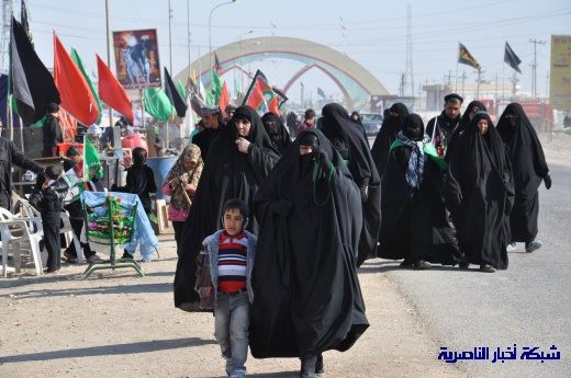 الآلاف من زوار الحسين ع يصلون إلى مدينة الناصرية سيرا على الأقدام ، في طريقهم إلى كربلاء المقدسة  Nasiriyah043