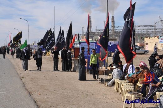 الآلاف من زوار الحسين ع يصلون إلى مدينة الناصرية سيرا على الأقدام ، في طريقهم إلى كربلاء المقدسة  Nasiriyah048