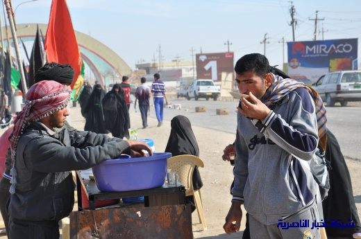 الآلاف من زوار الحسين ع يصلون إلى مدينة الناصرية سيرا على الأقدام ، في طريقهم إلى كربلاء المقدسة  Nasiriyah052