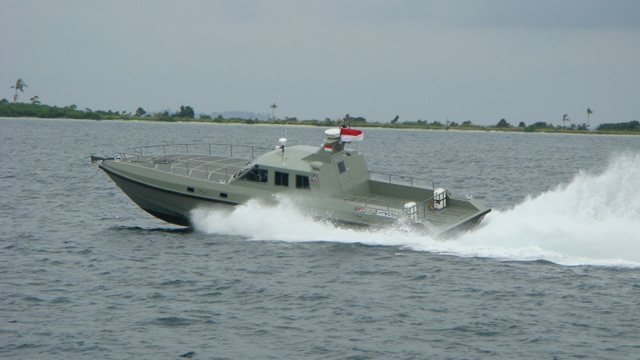 Armée Indonésienne / Indonesian National Armed Forces / Tentara Nasional Indonesia - Page 10 Vitesse_MarkII_Interceptor_Rafboats_Indonesian_Navy_top