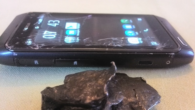 météorite et telephone portable  TestNokiaVsSikhoteAlin2