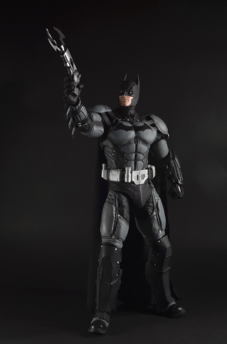 [NECA] Batman Arkham Origins - Batman 1/4 Scale - Página 4 1300w-Arkham_Batman1_tn